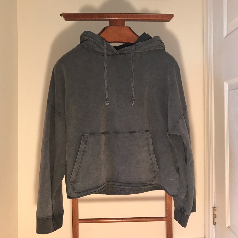 Cute cropped grey hoodie